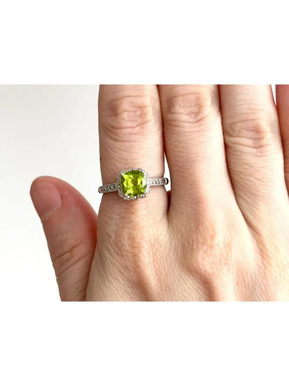 Scalloped Frame Peridot Gemstone Sterling Silver 925 Vintage Ring - sz 7.5